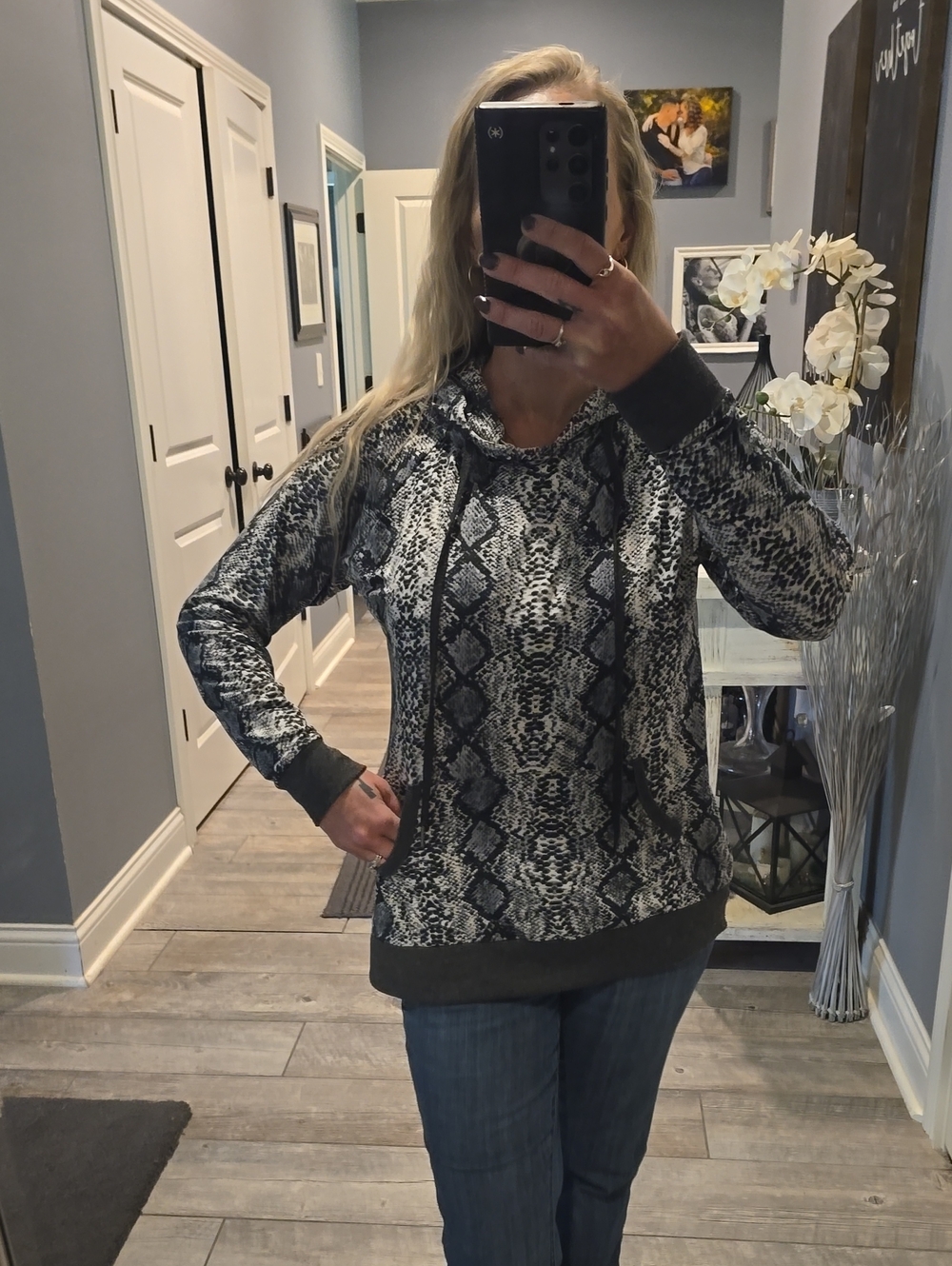 Women's Snake-Print Pullover Hoodie in Gray and Black